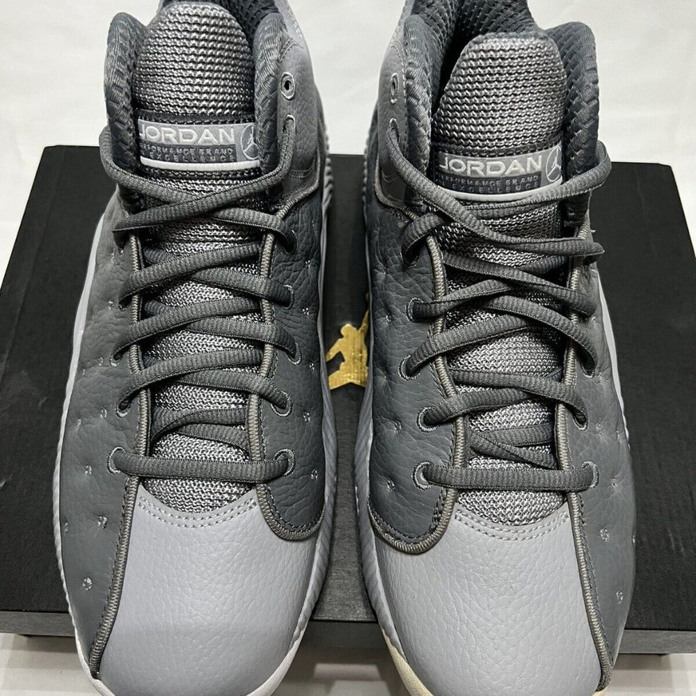 Jordan Jumpman Team 2 Gray 819175-003 10.5 - Picture 2 of 5